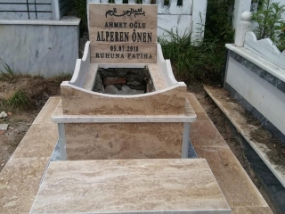 Traverten Çocuk Mezarı