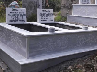 Desenli Çocuk Mezarı
