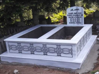 Desenli Çocuk Mezarı